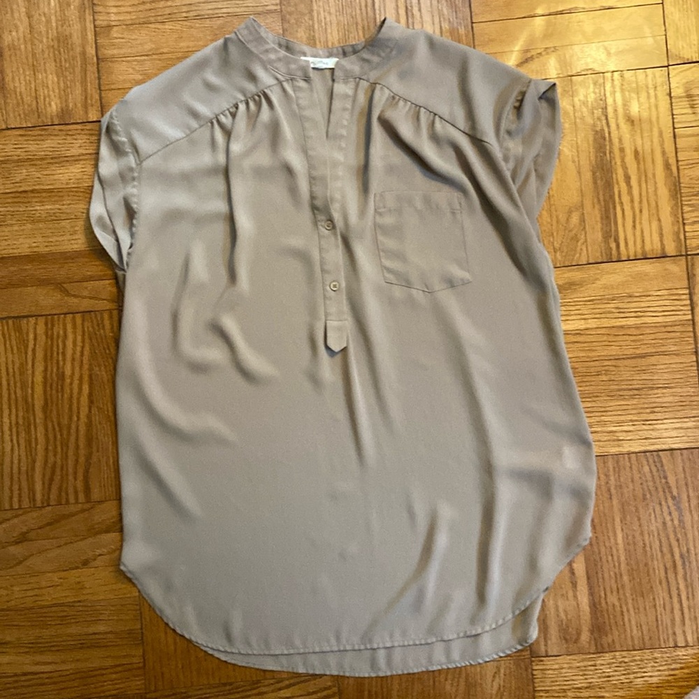 Pleione Tan Short Sleeve Blouse